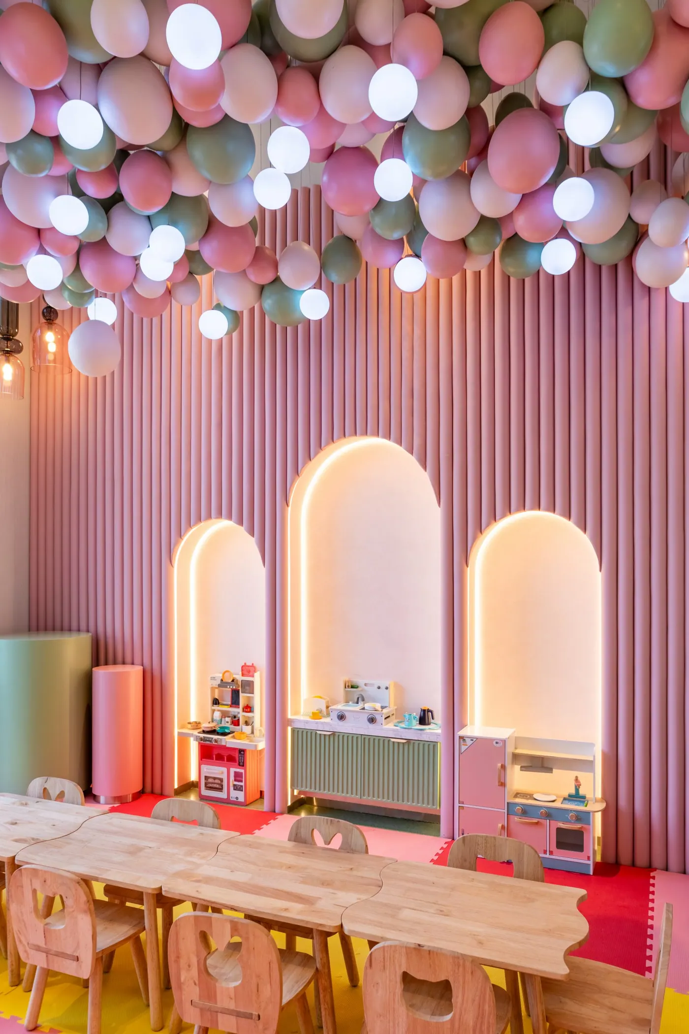 EL&N London Café — view 6 of 12