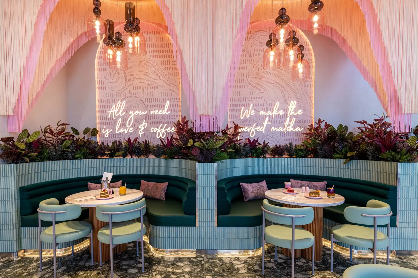 EL&N London Café — view 7 of 12