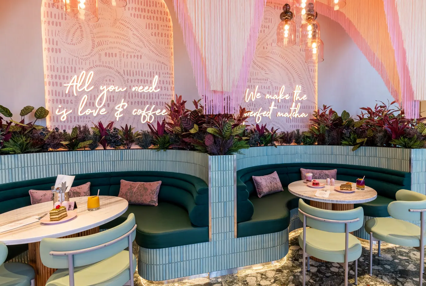 EL&N London Café — view 11 of 12