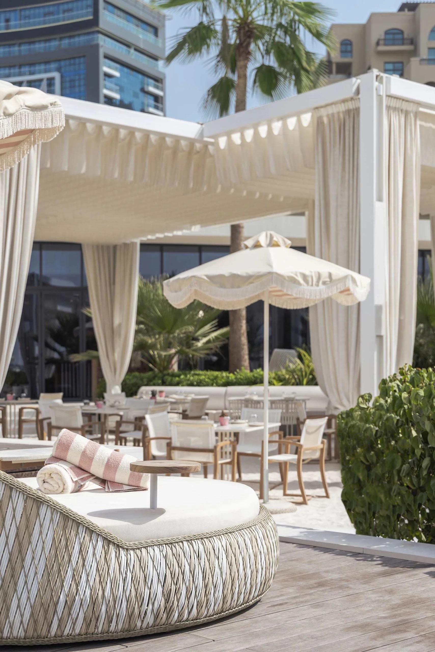 The-305-Restaurant-Furniture-Image-8